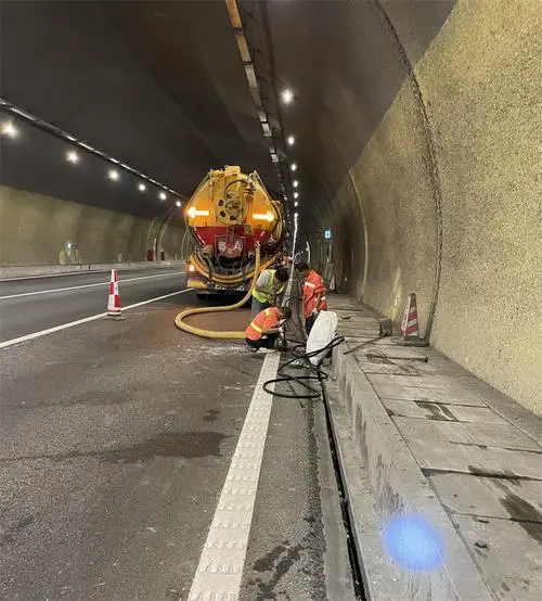 济阳隧道排水渠清淤